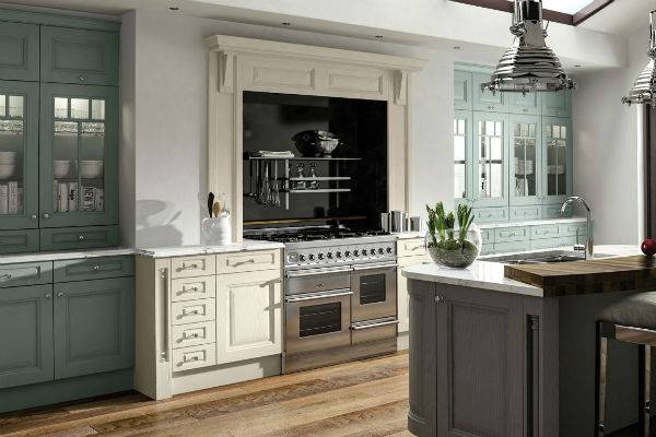 traditional style kitchen with stainless steel range cooker